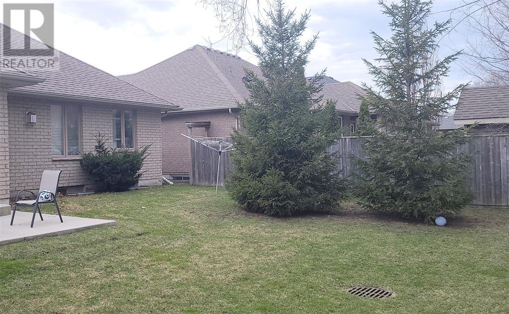 1224 Rocco Drive, Sarnia, Ontario  N7S 0C1 - Photo 4 - 22007144