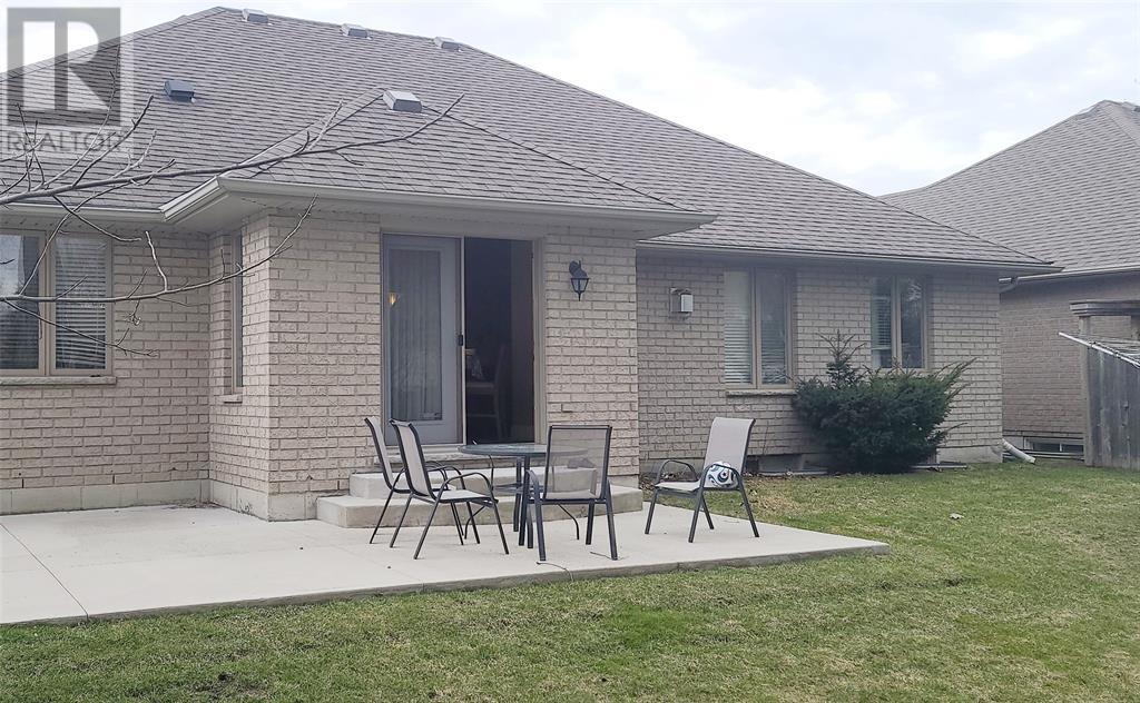 1224 Rocco Drive, Sarnia, Ontario  N7S 0C1 - Photo 5 - 22007144