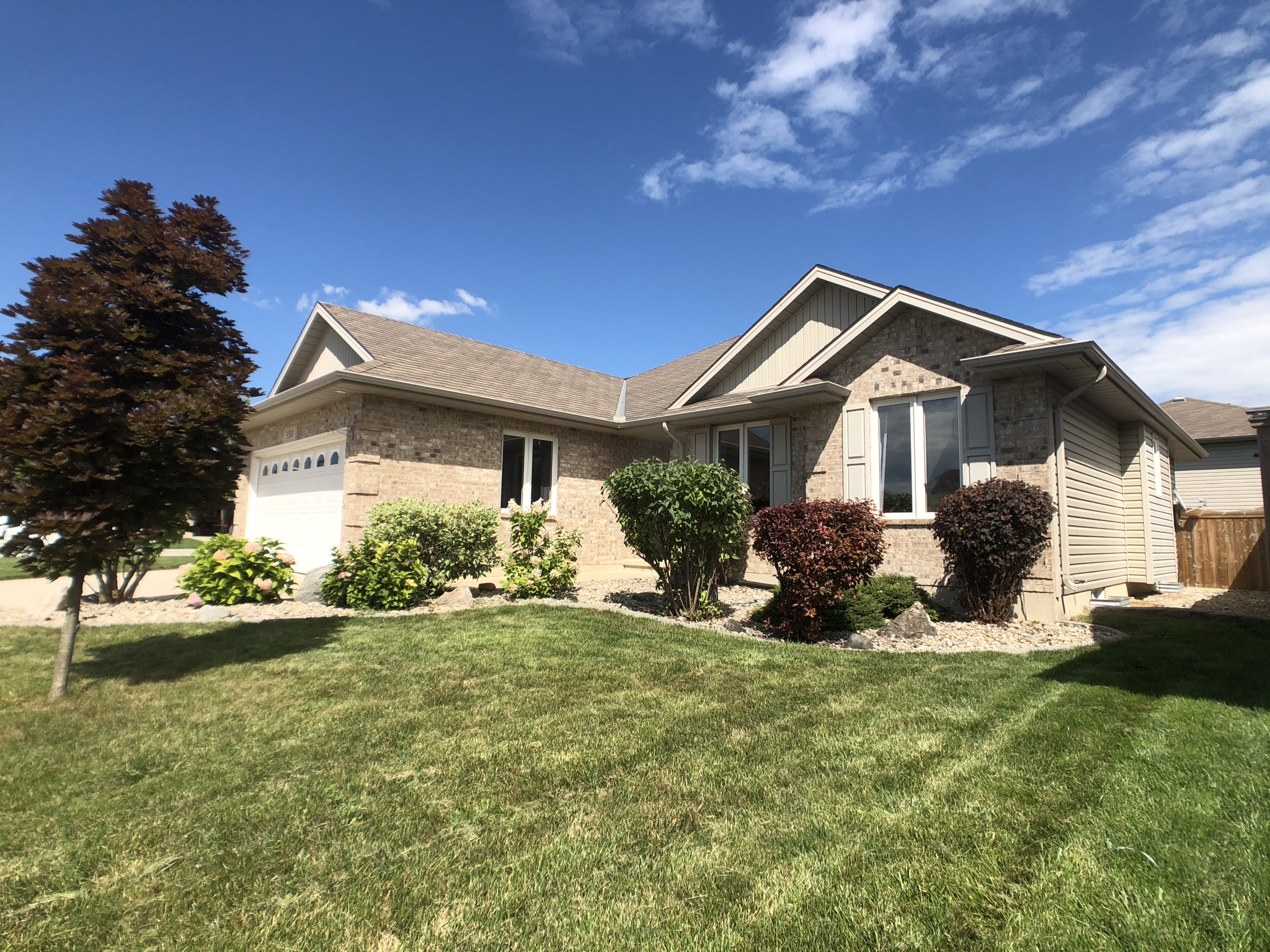 350 Nash Dr, Corunna, Ontario    - Photo 1 - RP6878812518