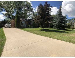 853 Champlain rd, Sarnia, Ontario